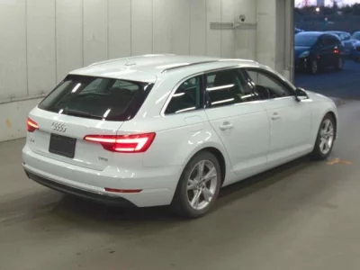 Audi A4  с аукциона в Японии