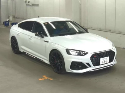 Audi RS5  с аукциона в Японии