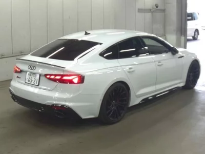 Audi RS5  с аукциона в Японии