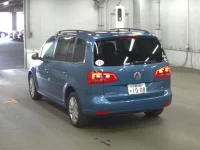 Volkswagen GOLF TOURAN лот № 569 оценка 3.5  с аукциона в Японии 4