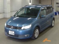 Volkswagen GOLF TOURAN лот № 569 оценка 3.5  с аукциона в Японии 3