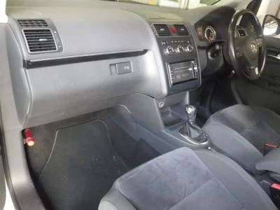 Volkswagen GOLF TOURAN