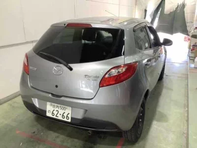 Mazda DEMIO  с аукциона в Японии
