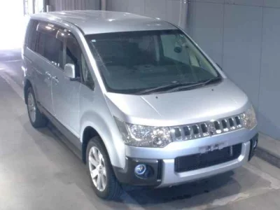 Mitsubishi DELICA D5