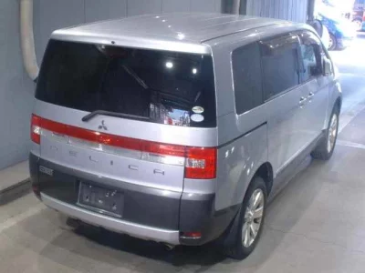 Mitsubishi DELICA D5