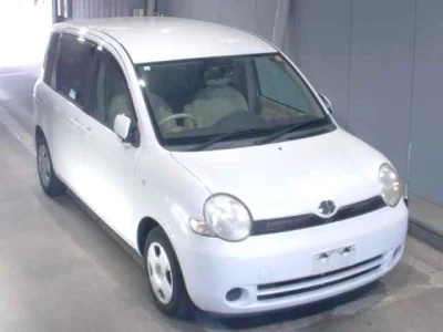 Toyota SIENTA  с аукциона в Японии