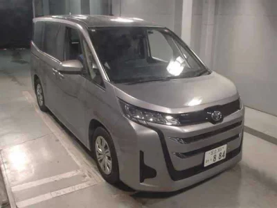 Toyota NOAH  с аукциона в Японии