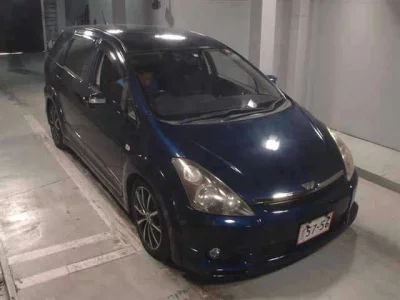 Toyota WISH  с аукциона в Японии