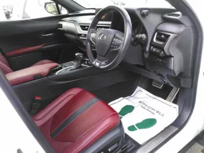 Lexus UX  с аукциона в Японии