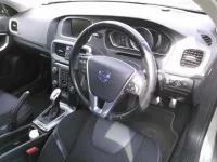 Volvo V40 лот № 8089 оценка 4  с аукциона в Японии 2