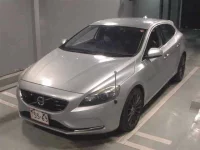 Volvo V40 лот № 8089 оценка 4  с аукциона в Японии 3