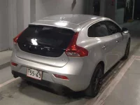 Volvo V40 лот № 8089 оценка 4  с аукциона в Японии 4