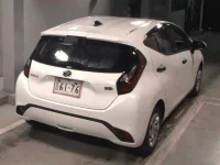 Toyota AQUA лот № 343 оценка 4  с аукциона в Японии 4