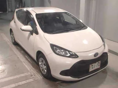 Toyota AQUA  с аукциона в Японии