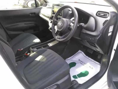 Toyota AQUA  с аукциона в Японии