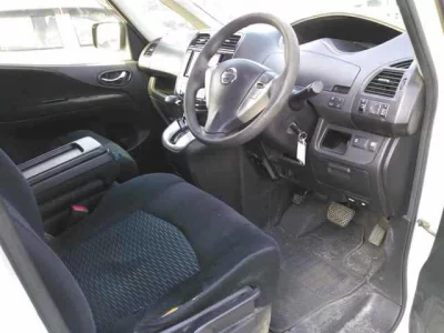 Nissan SERENA  с аукциона в Японии
