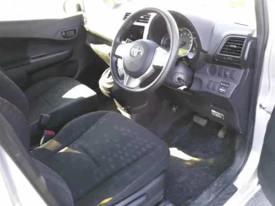 Toyota RACTIS  с аукциона в Японии