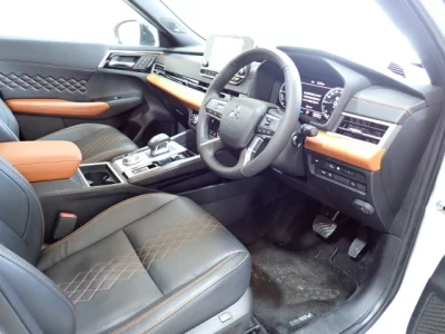 Mitsubishi OUTLANDER PHEV