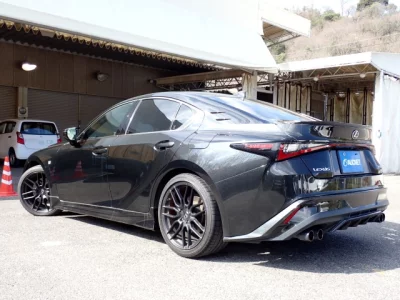 Lexus IS