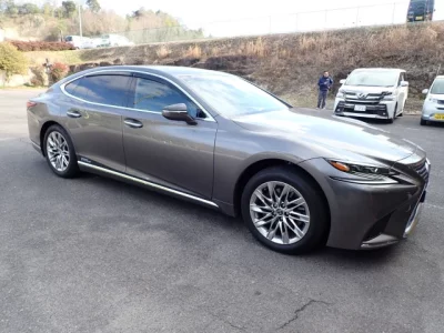 Lexus LS