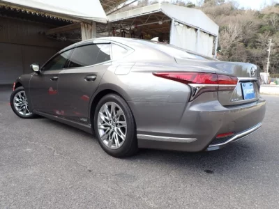 Lexus LS