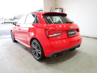 Audi S1