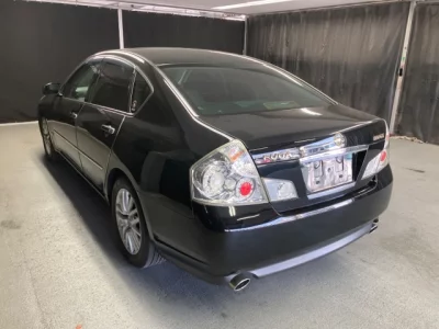 Nissan FUGA  с аукциона в Японии