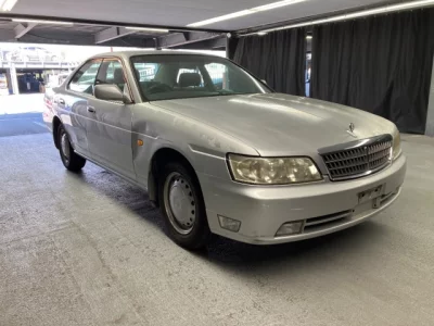 Nissan LAUREL