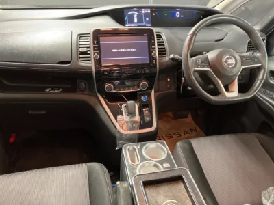 Nissan SERENA  с аукциона в Японии