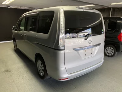 Nissan SERENA  с аукциона в Японии