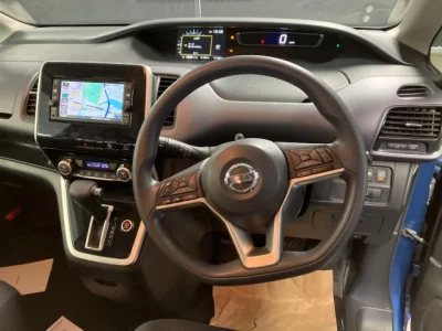 Nissan SERENA  с аукциона в Японии