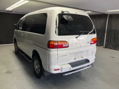 Mitsubishi DELICA