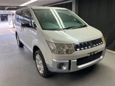 Mitsubishi DELICA D5
