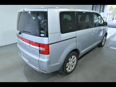 Mitsubishi DELICA D5