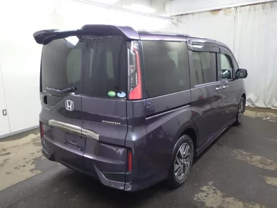 Honda STEP WAGON  с аукциона в Японии