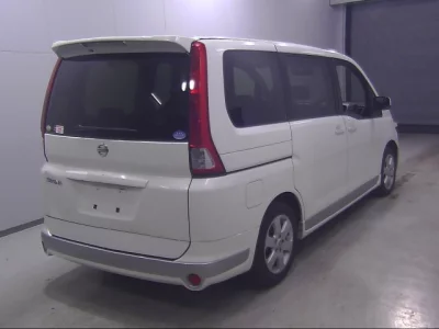 Nissan SERENA  с аукциона в Японии