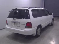 Honda ODYSSEY лот № 19057 оценка 3.5  с аукциона в Японии 2