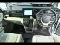 Honda STEP WAGON лот № 20057 оценка 3.5  с аукциона в Японии 4