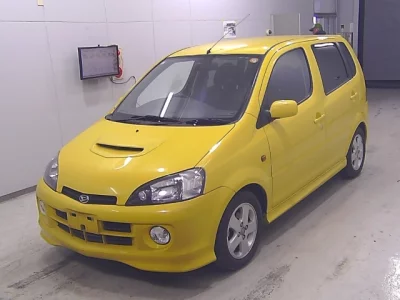 Daihatsu YRV
