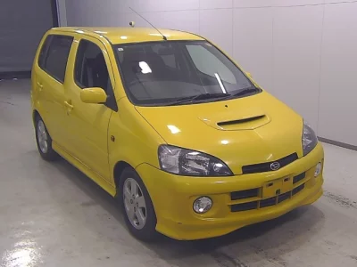Daihatsu YRV