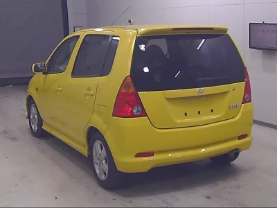 Daihatsu YRV