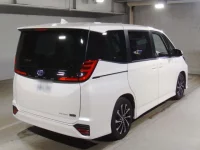 Toyota NOAH лот № 2291 оценка 5  с аукциона в Японии 1