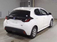 Toyota YARIS лот № 95 оценка 4  с аукциона в Японии 1