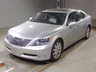 Lexus LS  с аукциона в Японии