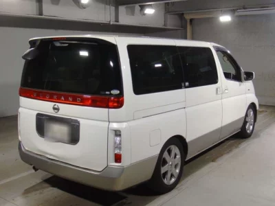 Nissan ELGRAND  с аукциона в Японии