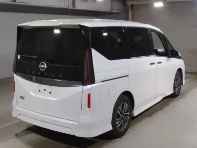 Nissan SERENA  с аукциона в Японии