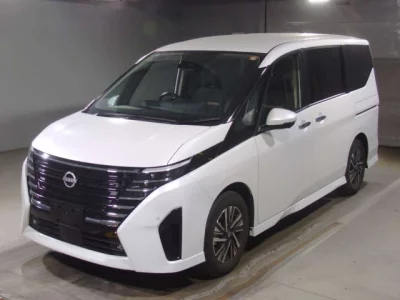 Nissan SERENA  с аукциона в Японии