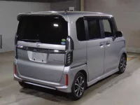 Honda N BOX лот № 3090 оценка 4  с аукциона в Японии 1