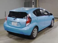 Toyota AQUA лот № 2290 оценка 3.5  с аукциона в Японии 1