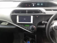 Toyota AQUA лот № 30034 оценка 4  с аукциона в Японии 8